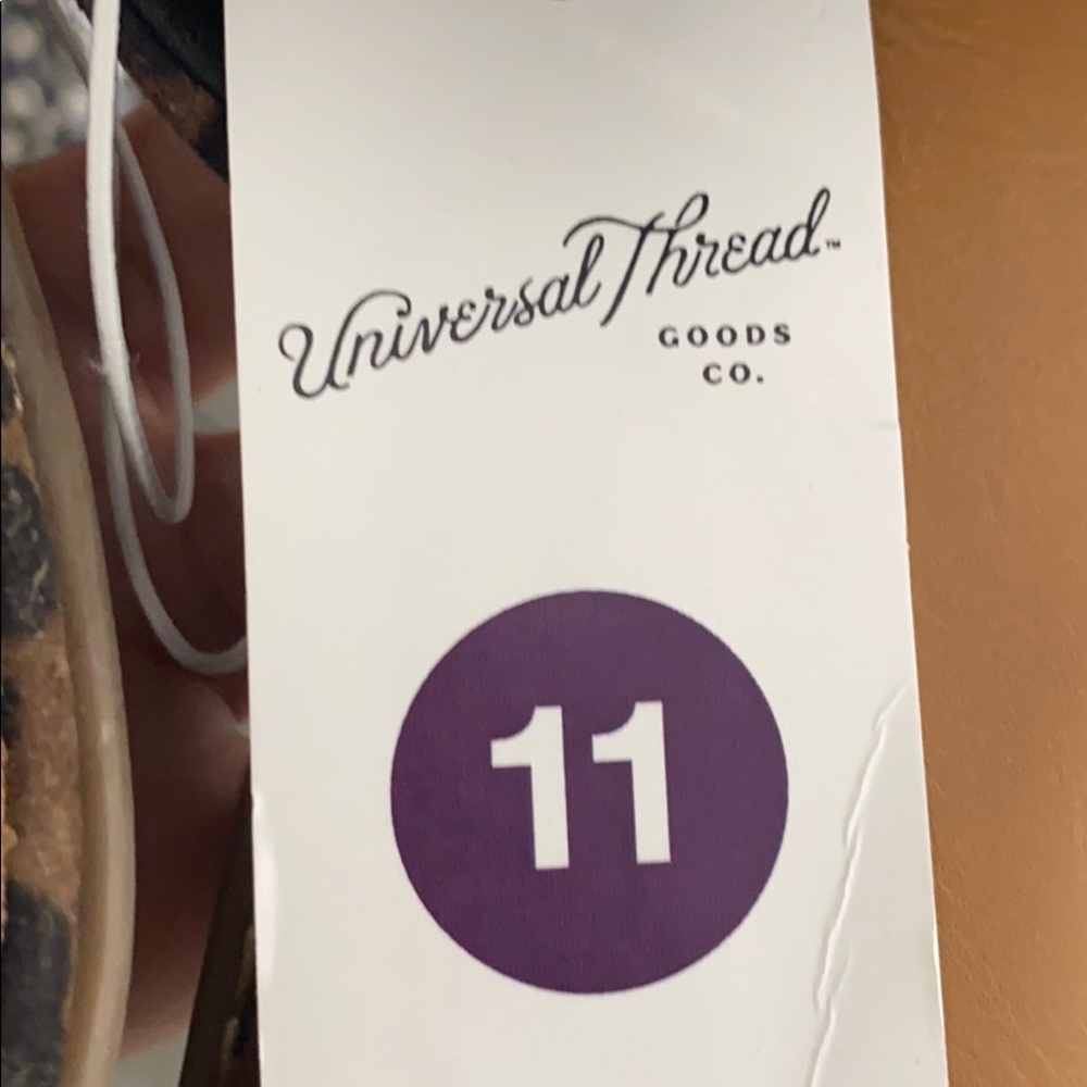 Universal Thread Shoe - image 5